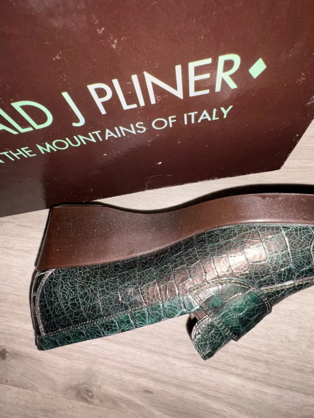Donald J Pliner Dark Green Textured Leather Wedge Loafers Women’s Size 11